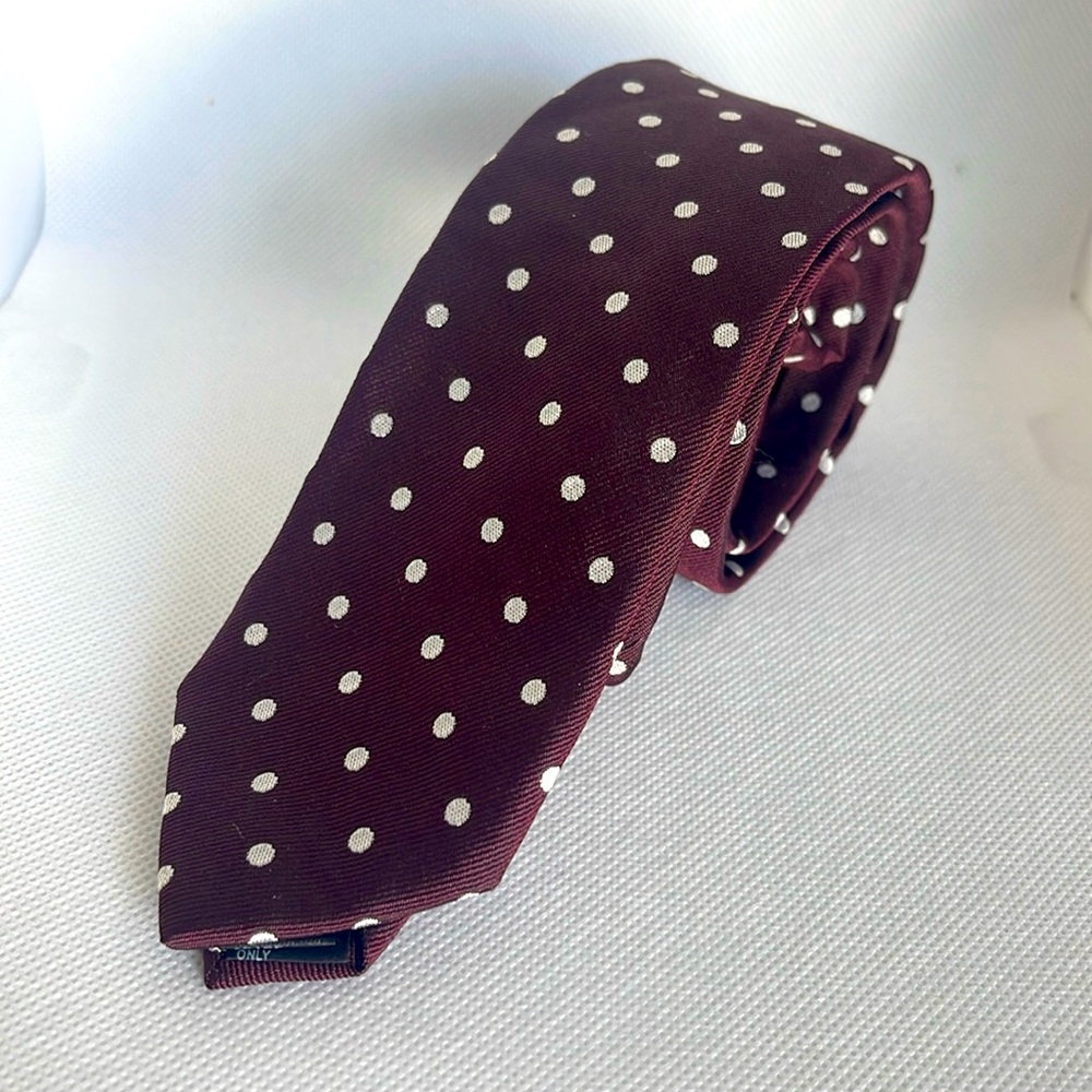 Dolce & Gabbana polka dot tie